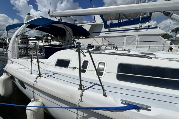Perseverance 38ft Hunter Yacht For Sale