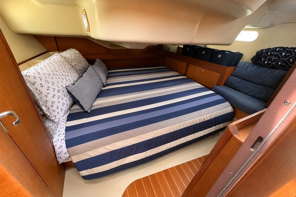 Perseverance 38ft Hunter Yacht For Sale