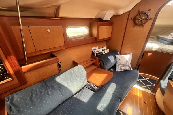 Perseverance 38ft Hunter Yacht For Sale