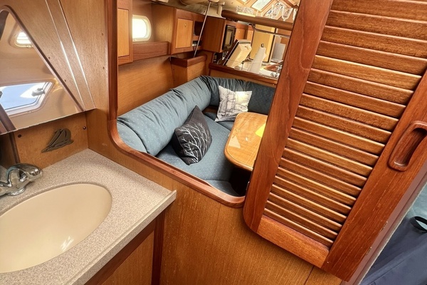 Perseverance 38ft Hunter Yacht For Sale