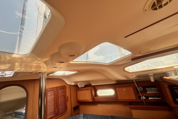 Perseverance 38ft Hunter Yacht For Sale