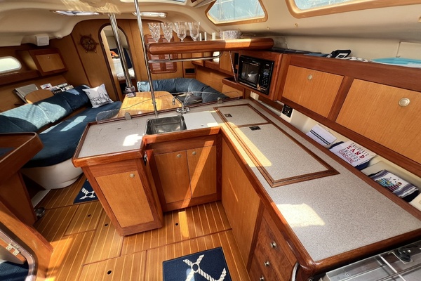 Perseverance 38ft Hunter Yacht For Sale
