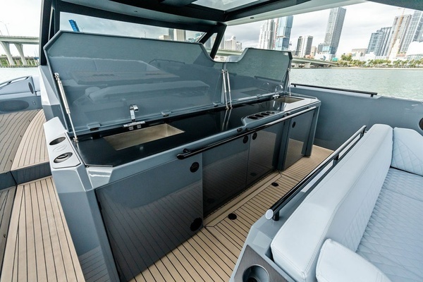 2024 Vanquish Yachts 57