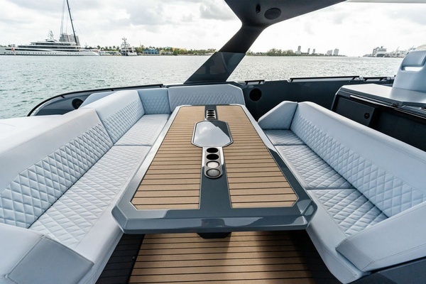 2024 Vanquish Yachts 57