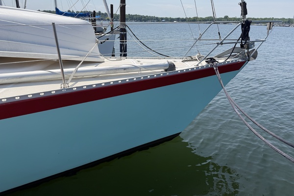 Entropy 45ft Morgan Yacht For Sale