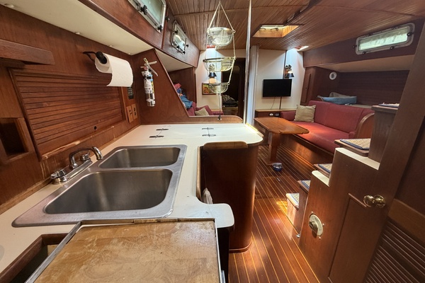 Entropy 45ft Morgan Yacht For Sale
