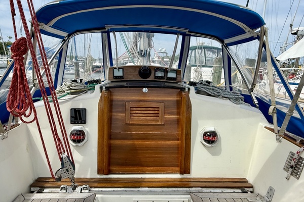 Gawain 33ft Wauquiez Yacht For Sale