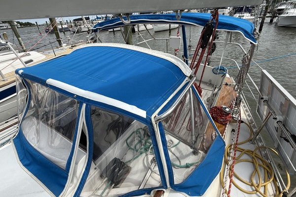 Gawain 33ft Wauquiez Yacht For Sale