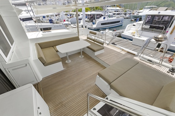Happy Ours 52ft Lagoon Yacht For Sale