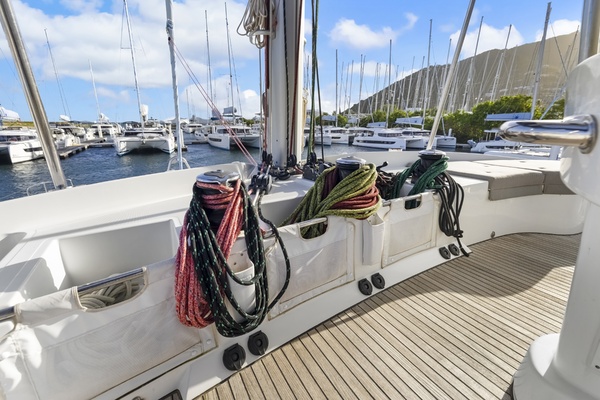 Happy Ours 52ft Lagoon Yacht For Sale