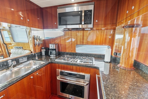 BABE 82ft Horizon Yacht For Sale