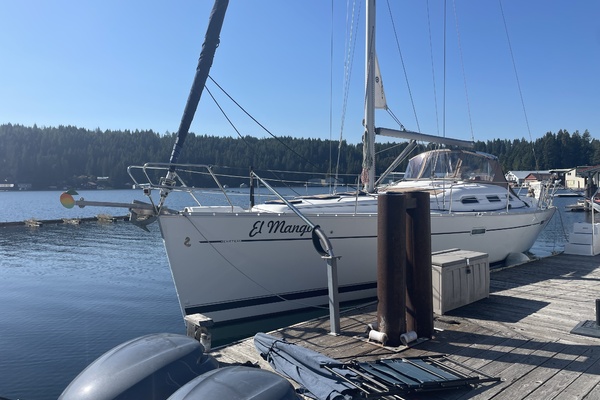 2007 Beneteau 393 docked