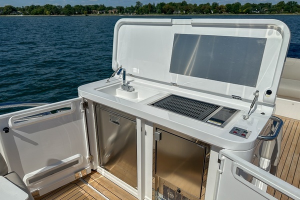 2024 Sunseeker 55