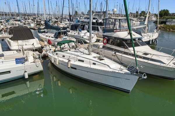 36ft Beneteau Yacht For Sale