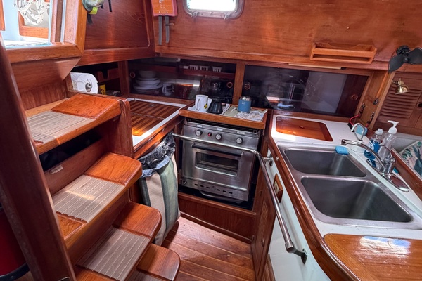 34ft Cabo Rico Yacht For Sale