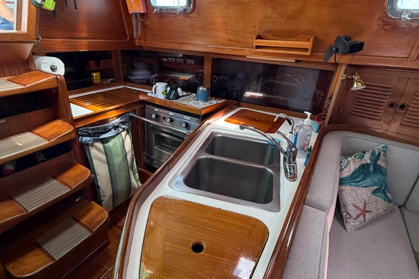 34ft Cabo Rico Yacht For Sale