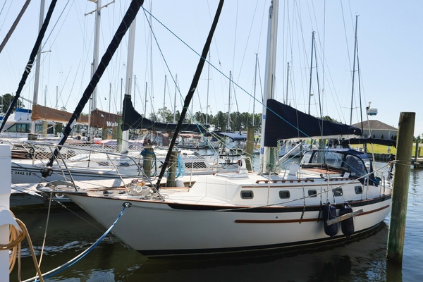 1998 Pacific Seacraft 37