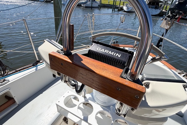 37ft Pacific Seacraft Yacht For Sale