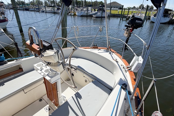37ft Pacific Seacraft Yacht For Sale