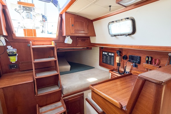 37ft Pacific Seacraft Yacht For Sale