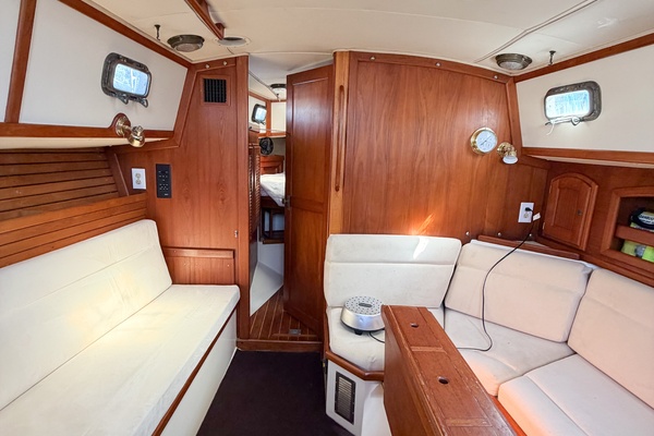 37ft Pacific Seacraft Yacht For Sale