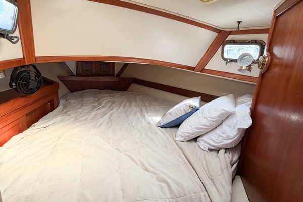 37ft Pacific Seacraft Yacht For Sale