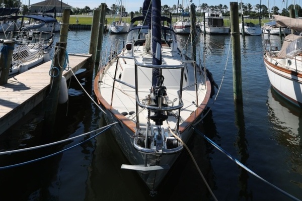 37ft Pacific Seacraft Yacht For Sale