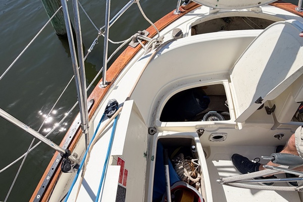 37ft Pacific Seacraft Yacht For Sale