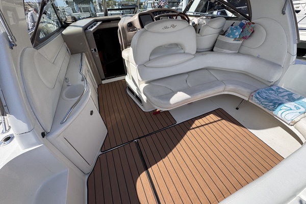 Hydro Therapy 38ft Sea Ray Yacht For Sale