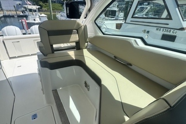 34ft Pursuit Yacht For Sale