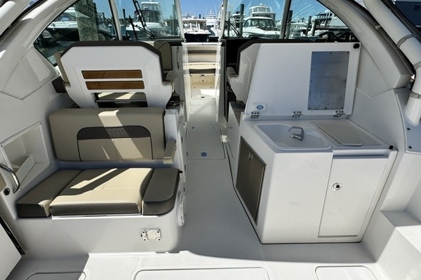 34ft Pursuit Yacht For Sale