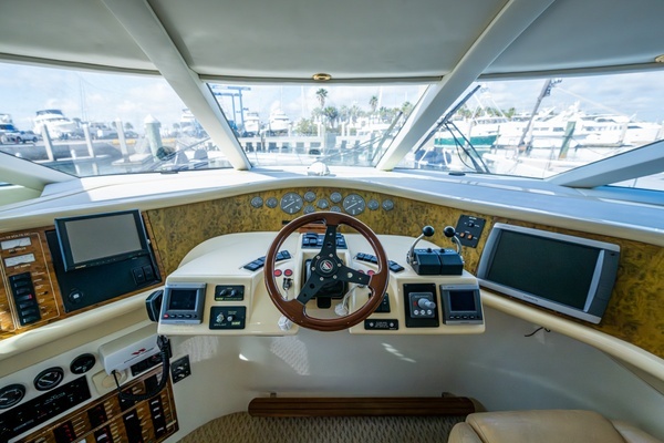 2000 Fairline 52