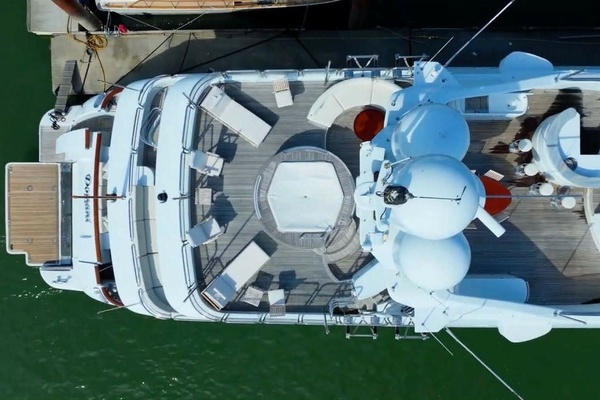 2004 Benetti 145