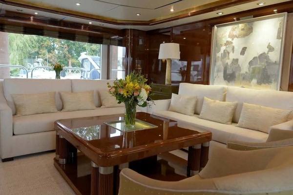 2004 Benetti 145