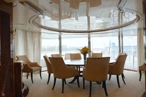 2004 Benetti 145