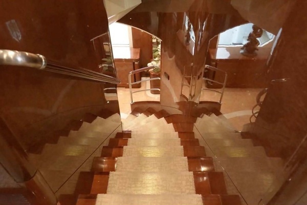 2004 Benetti 145