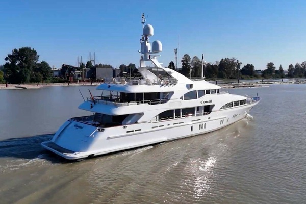 Domani 145ft Benetti Yacht For Sale
