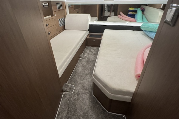 40ft Jeanneau Yacht For Sale