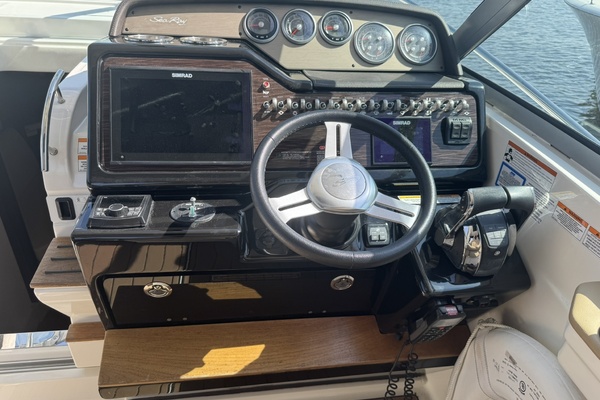 ARGONAUT  35ft Sea Ray Yacht For Sale