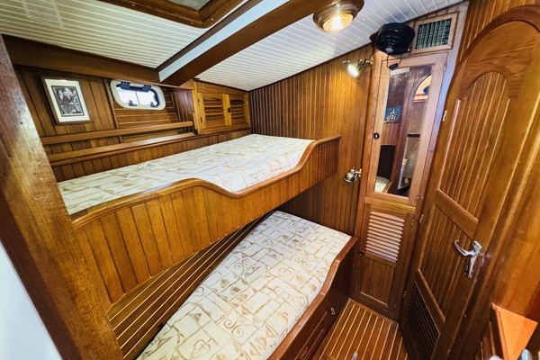 Siri 56ft CT Yacht For Sale