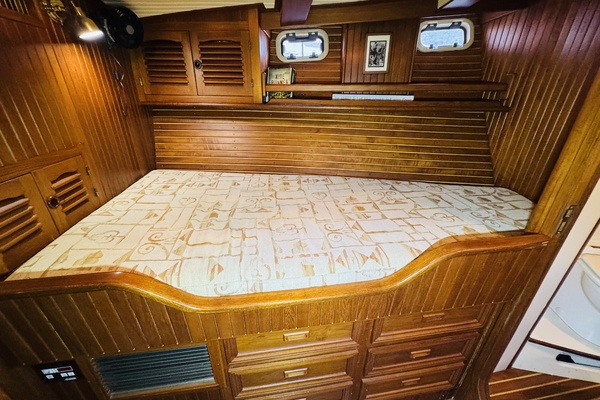 Siri 56ft CT Yacht For Sale