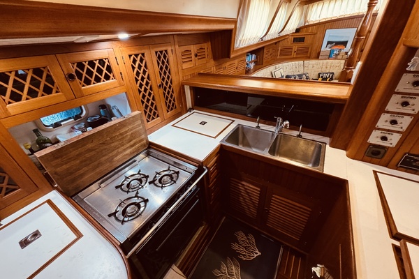 Siri 56ft CT Yacht For Sale