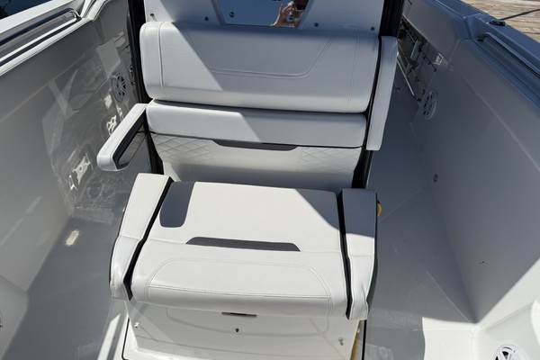 2022 Blackfin 27