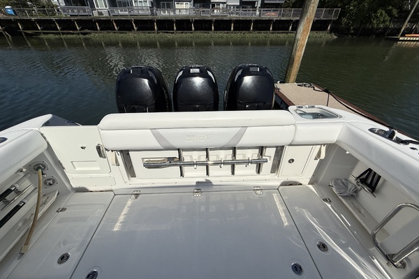 37ft Boston Whaler Yacht For Sale