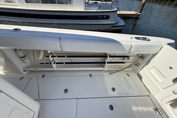 2016 Boston Whaler 37