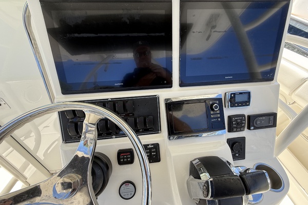 37ft Boston Whaler Yacht For Sale