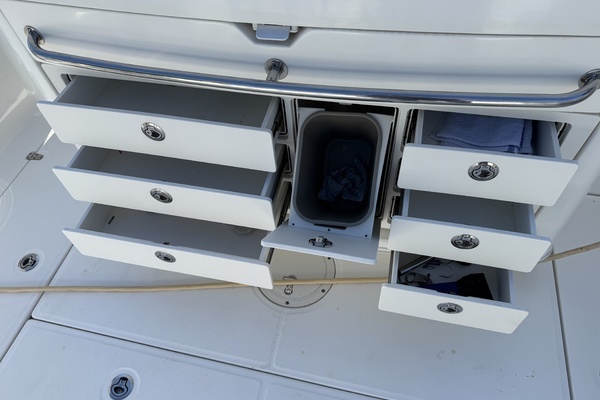 2016 Boston Whaler 37