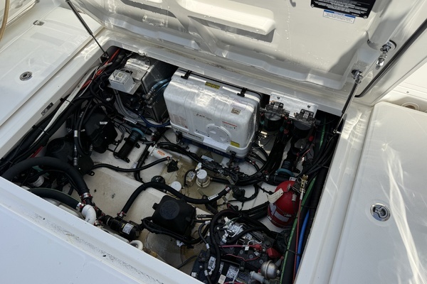 2016 Boston Whaler 37