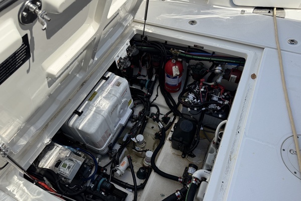 2016 Boston Whaler 37