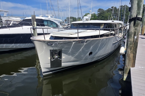 2023 Greenline 40 Hybrid